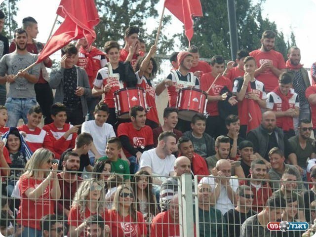 אוהדי הקבוצה (דף הפייסבוק הרשמי)